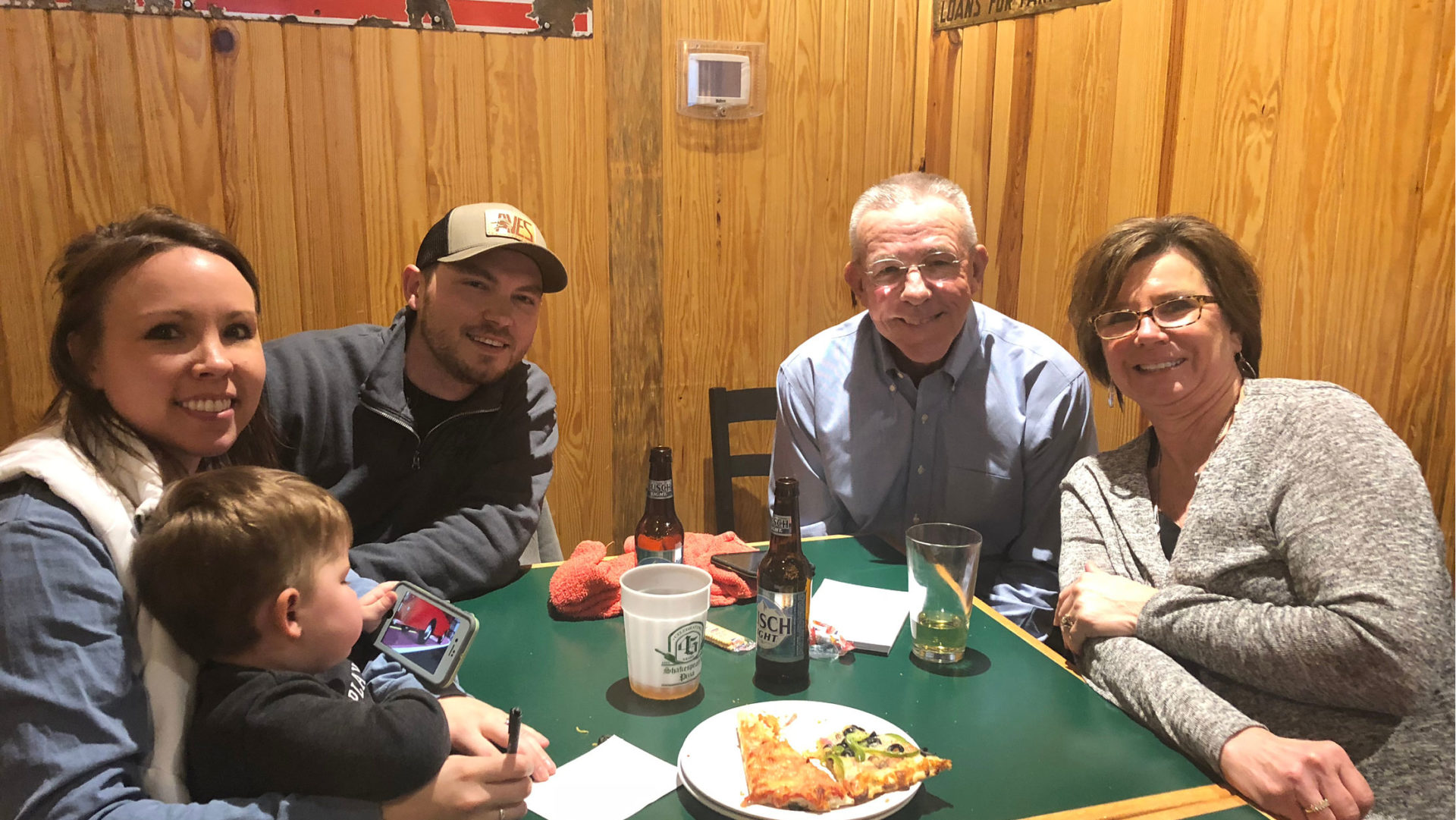 In an effort to raise money for the JES Holdings Rootin’ Tootin’ Chili Cookoff team, the Columbia office held a Trivia Night fundraiser on Tuesday, February 5th at Shakespeare’s Pizza.